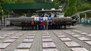 Incautación histórica de cocaína refuerza ofensiva nacional contra redes internacionales criminales.