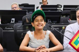 Niña participa en Concejo Distrital de Cartagena durante jornada de Comunalitos