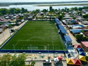Moderno escenario deportivo fortalece talento, integración y esperanza comunitaria.